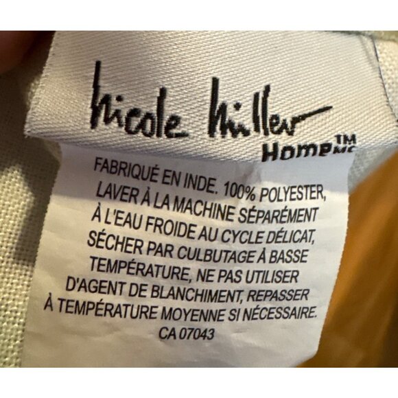 Nicole Miller Tablecloth Easter Bunny Eggs Floral Butterfly 60 x 84" Pastel - Picture 9 of 9